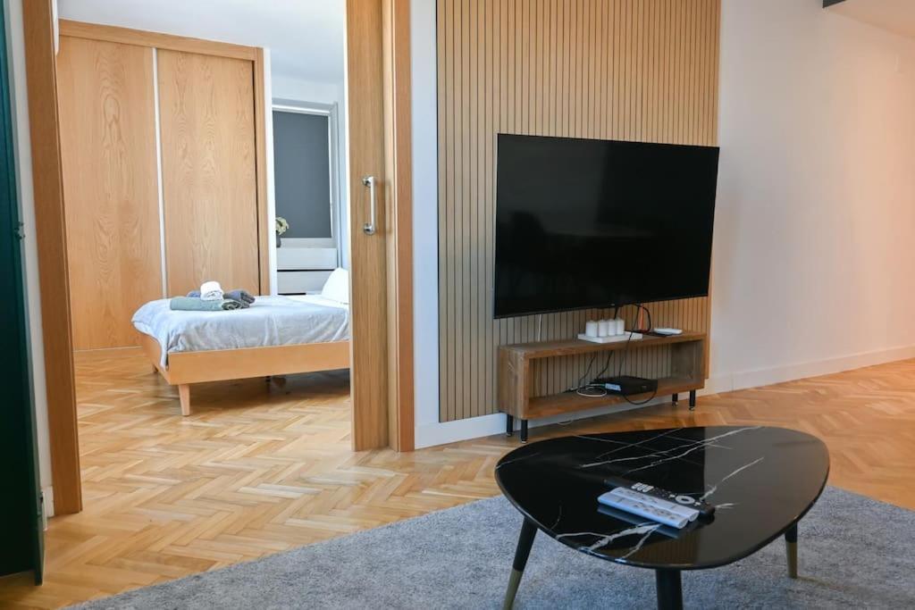 For You Rentals Apartamento Temporal Centrico De Dos Dormitorios Sil2 Madri Exterior foto