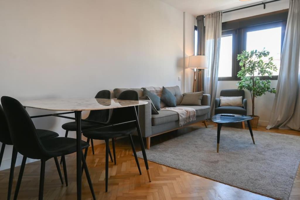 For You Rentals Apartamento Temporal Centrico De Dos Dormitorios Sil2 Madri Exterior foto