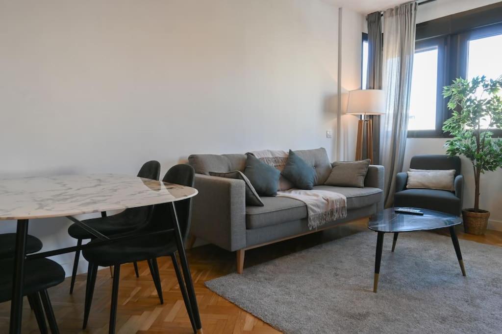 For You Rentals Apartamento Temporal Centrico De Dos Dormitorios Sil2 Madri Exterior foto