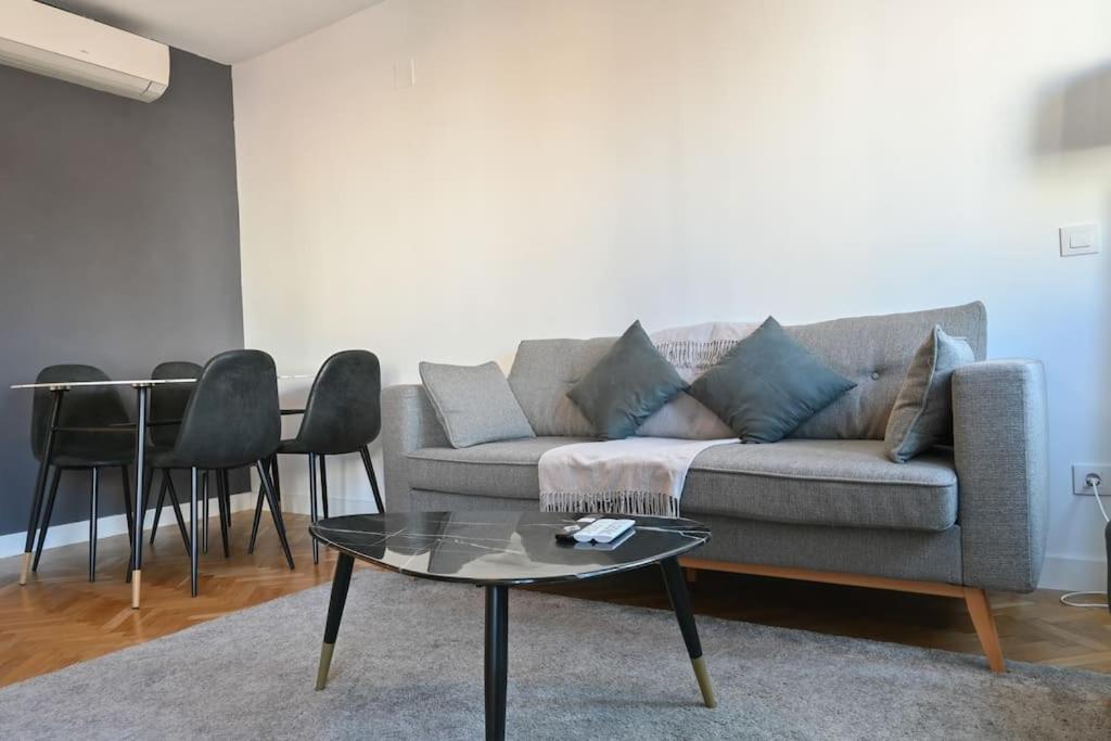 For You Rentals Apartamento Temporal Centrico De Dos Dormitorios Sil2 Madri Exterior foto
